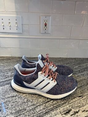 Women’s Adidas Ultraboost 4.0 Multicolor Size 9.5